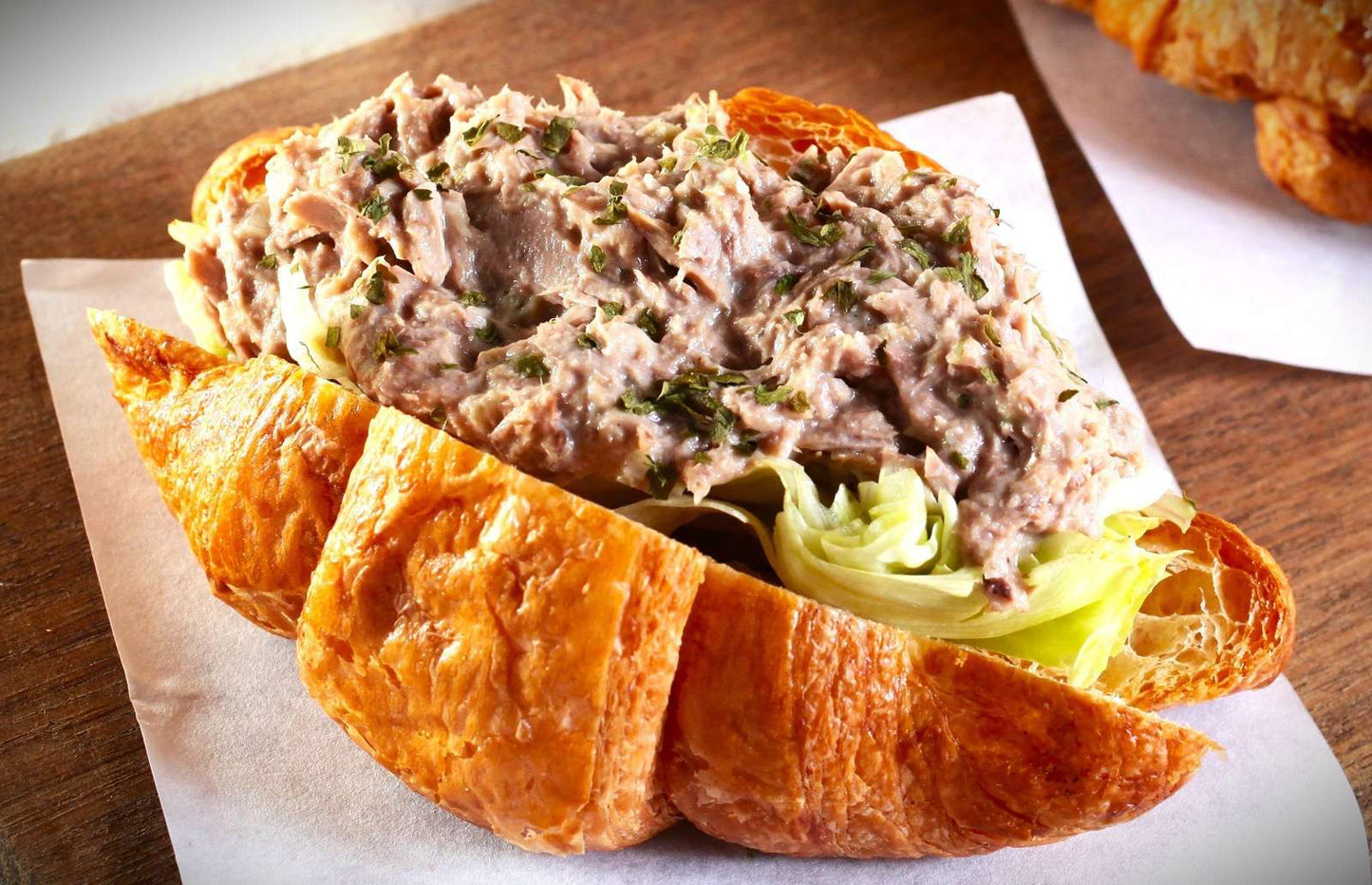 018 吞拿魚沙律牛角酥