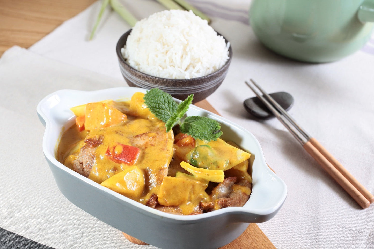 083 葡國咖喱燴雞扒飯
