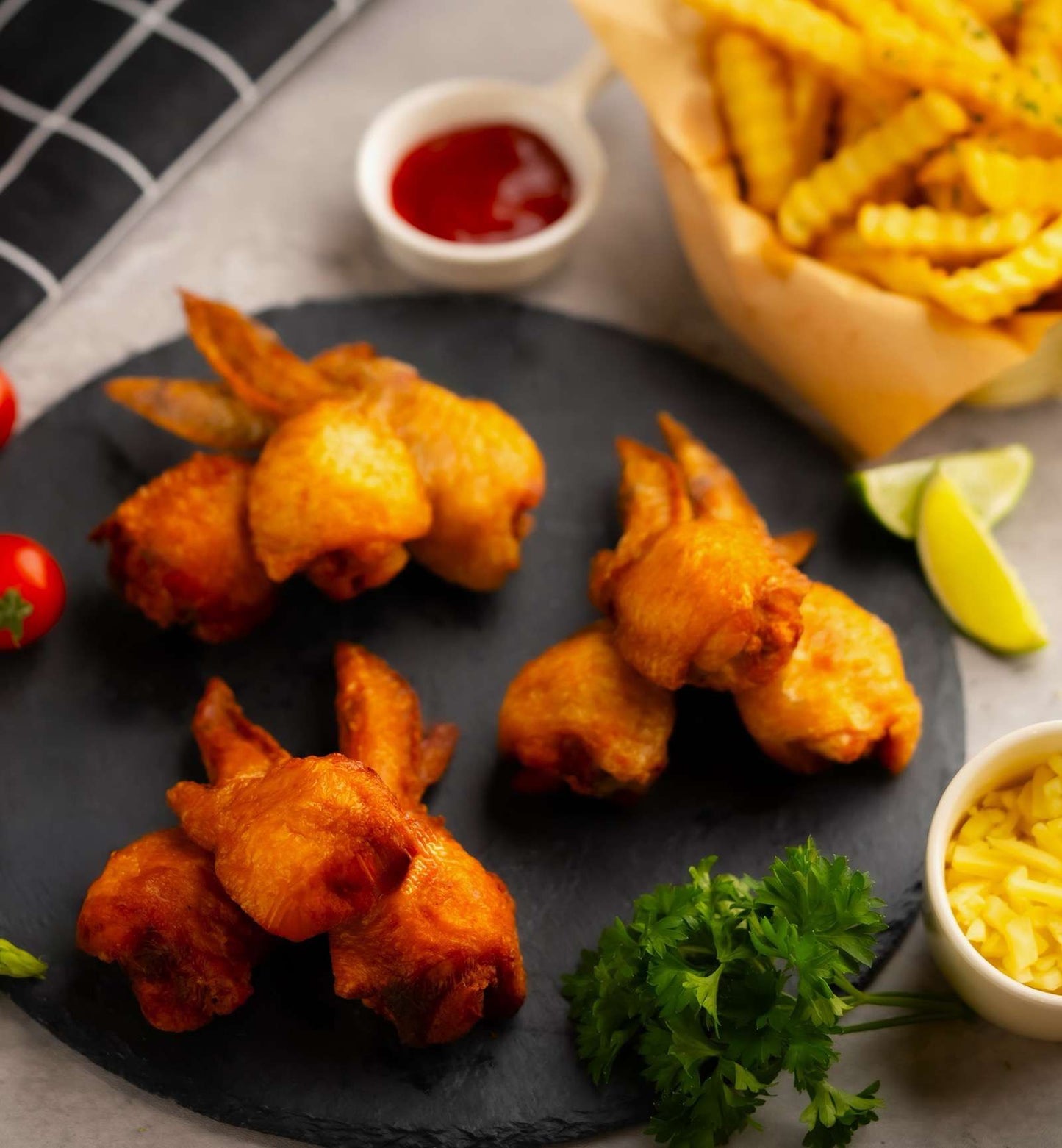 067 釀雞翼拼盤 ( 明太子, 特濃芝士, 日式餃子, 脆薯角 ) 約40件