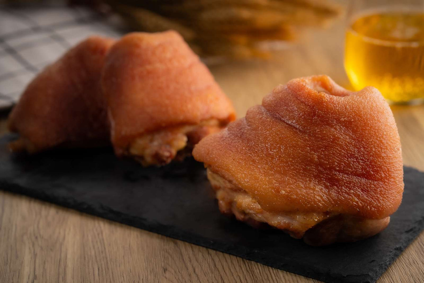 077 德國黑椒蜜糖豬手 ( 去骨切粒 )